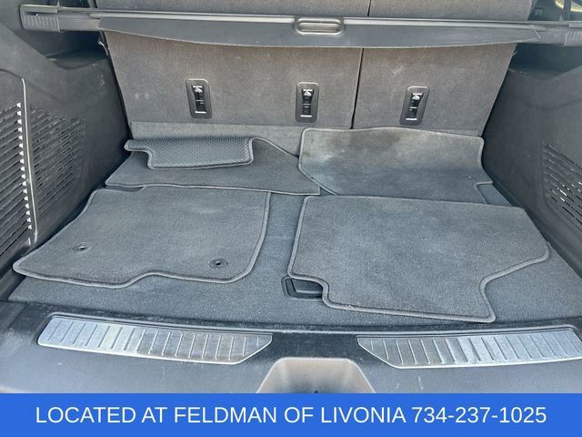 Certified 2025 Chevrolet Suburban Z71 w/ Comfort Package AWD/4WD image 35