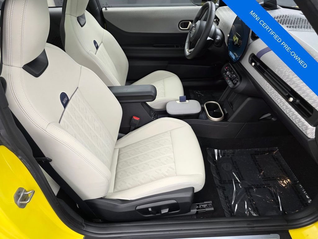 Used 2025 MINI Cooper 2-Door Hardtop FWD image 25