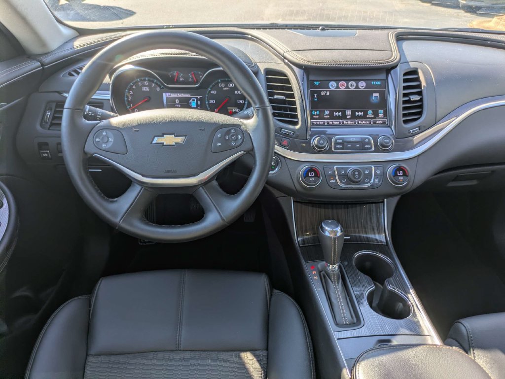 Used 2018 Chevrolet Impala LT FWD image 16