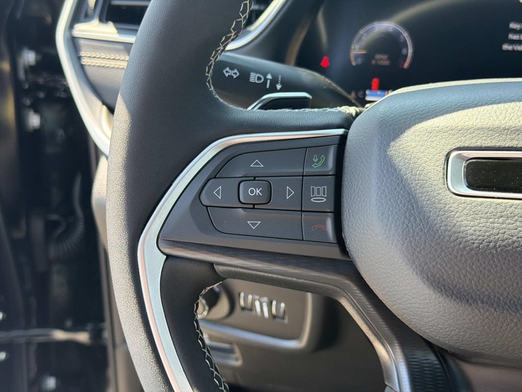 New 2026 Jeep Grand Cherokee Laredo AWD/4WD image 10