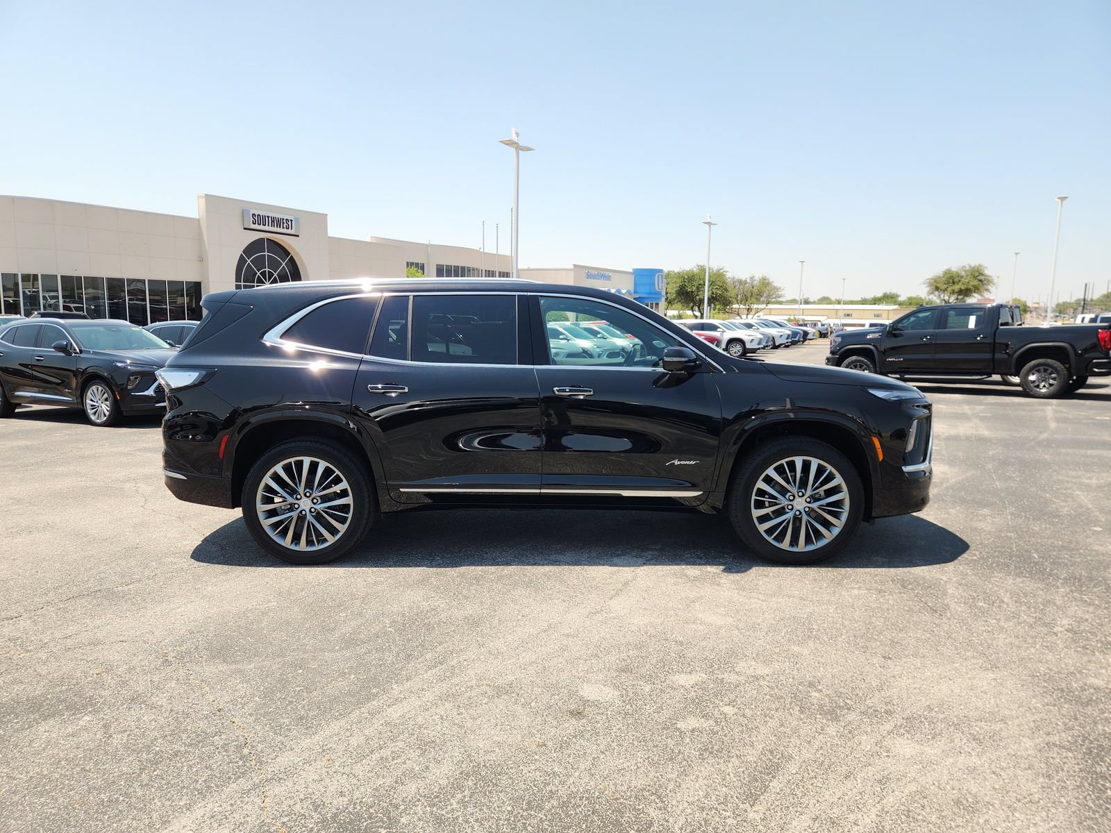 New 2026 Buick Enclave Avenir w/ Super Cruise Package FWD image 7