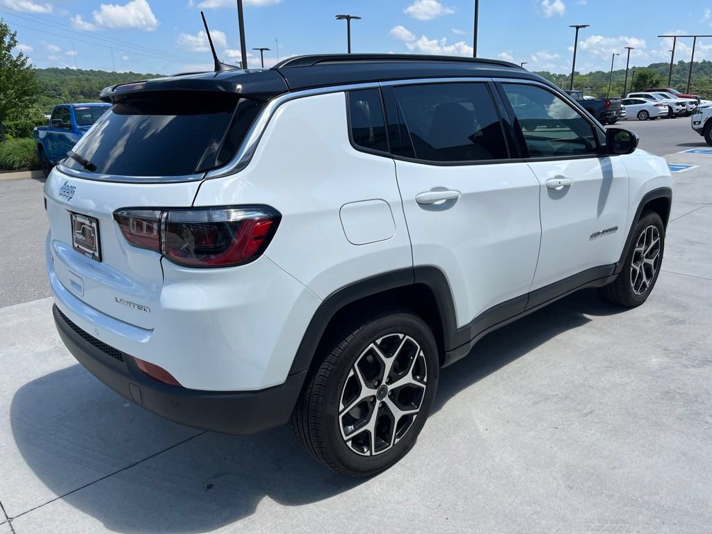 Used 2025 Jeep Compass Limited AWD/4WD image 19