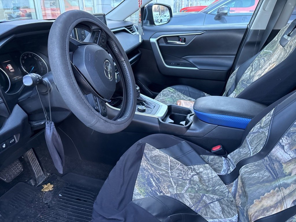Used 2021 Toyota RAV4 XLE w/ Convenience Package image 2