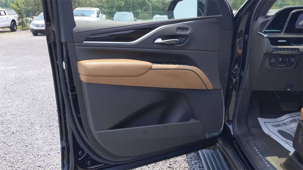 Used 2022 Cadillac Escalade ESV Premium Luxury w/ Performance Package image 9