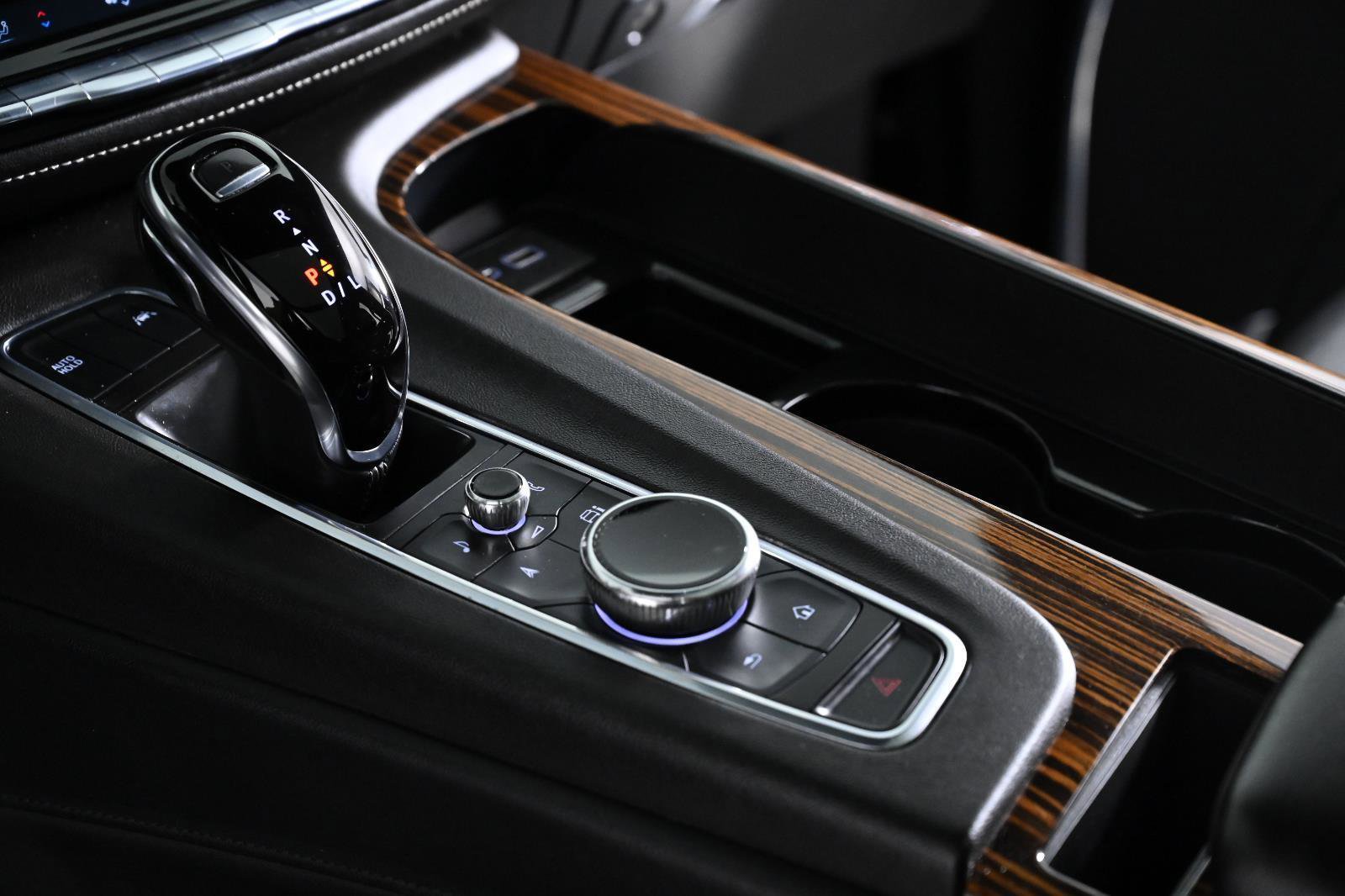 Used 2021 Cadillac Escalade Premium Luxury image 23