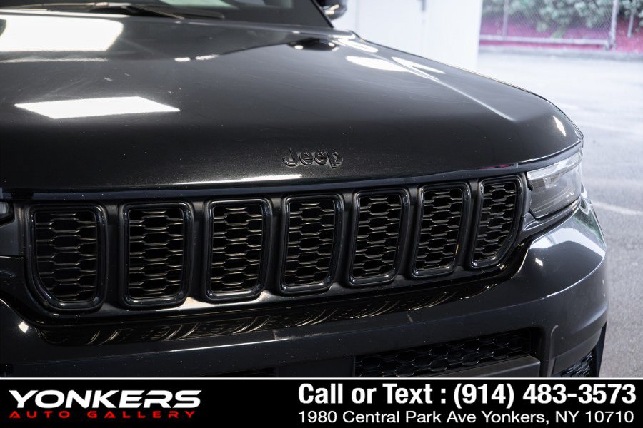 Used 2023 Jeep Grand Cherokee L Laredo AWD/4WD image 8