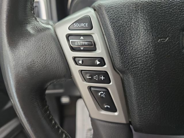 Used 2017 Nissan Titan SV image 31