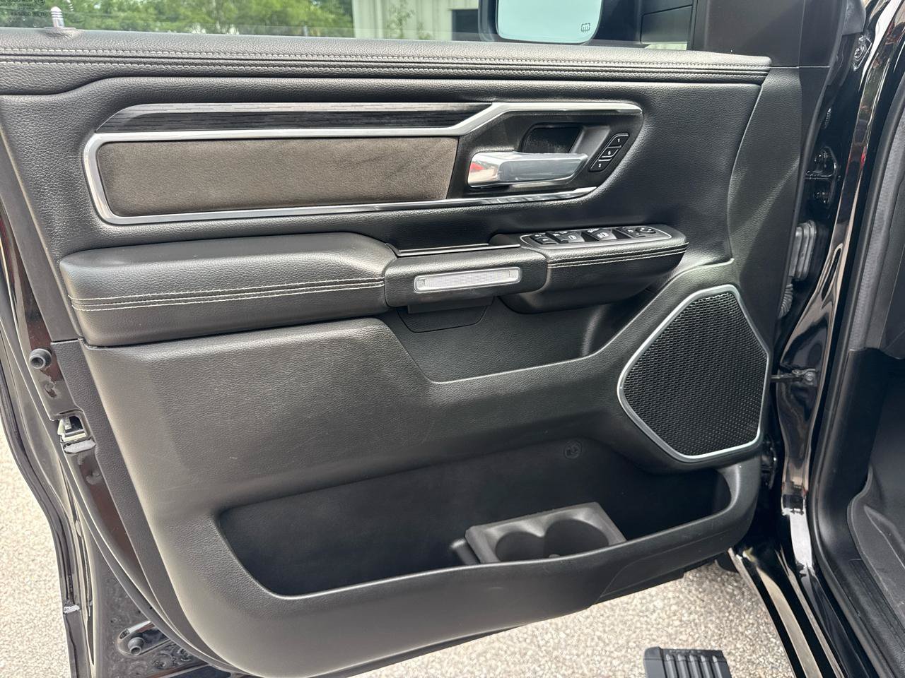 Used 2023 RAM 1500 Laramie RWD image 41