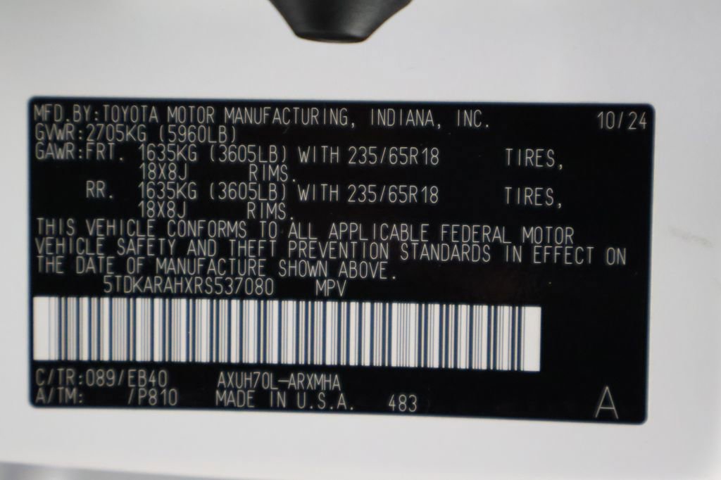 Used 2024 Toyota Highlander XLE FWD image 17