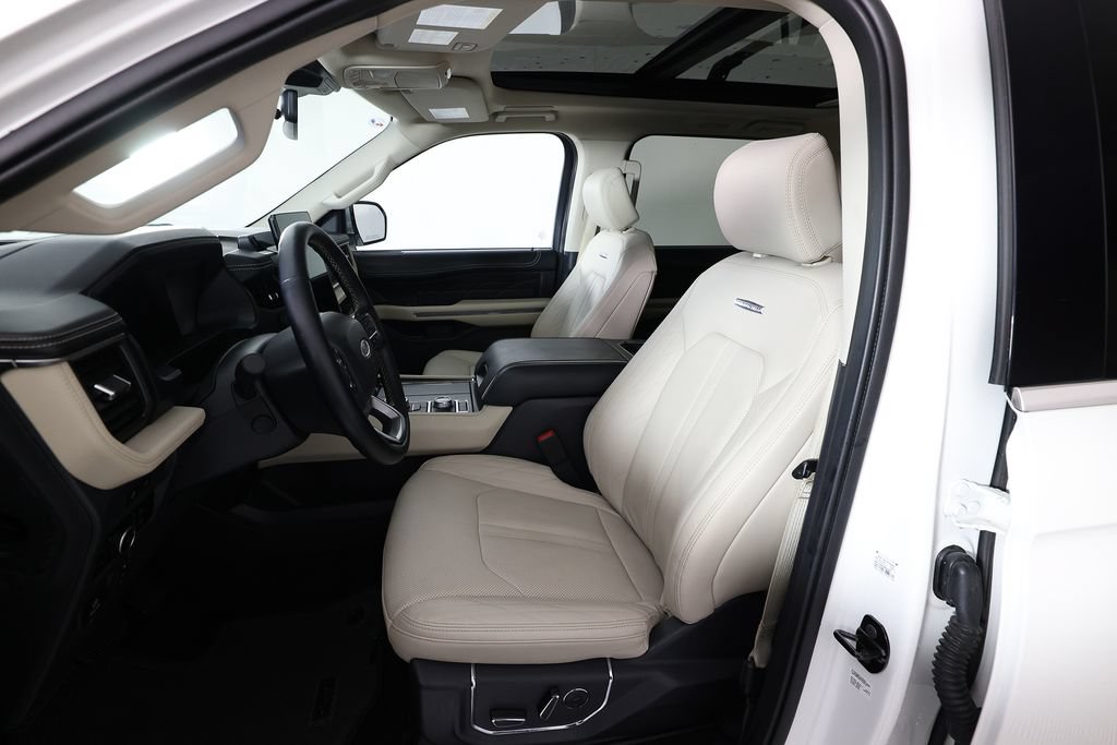 Used 2024 Ford Expedition Max Platinum AWD/4WD image 16
