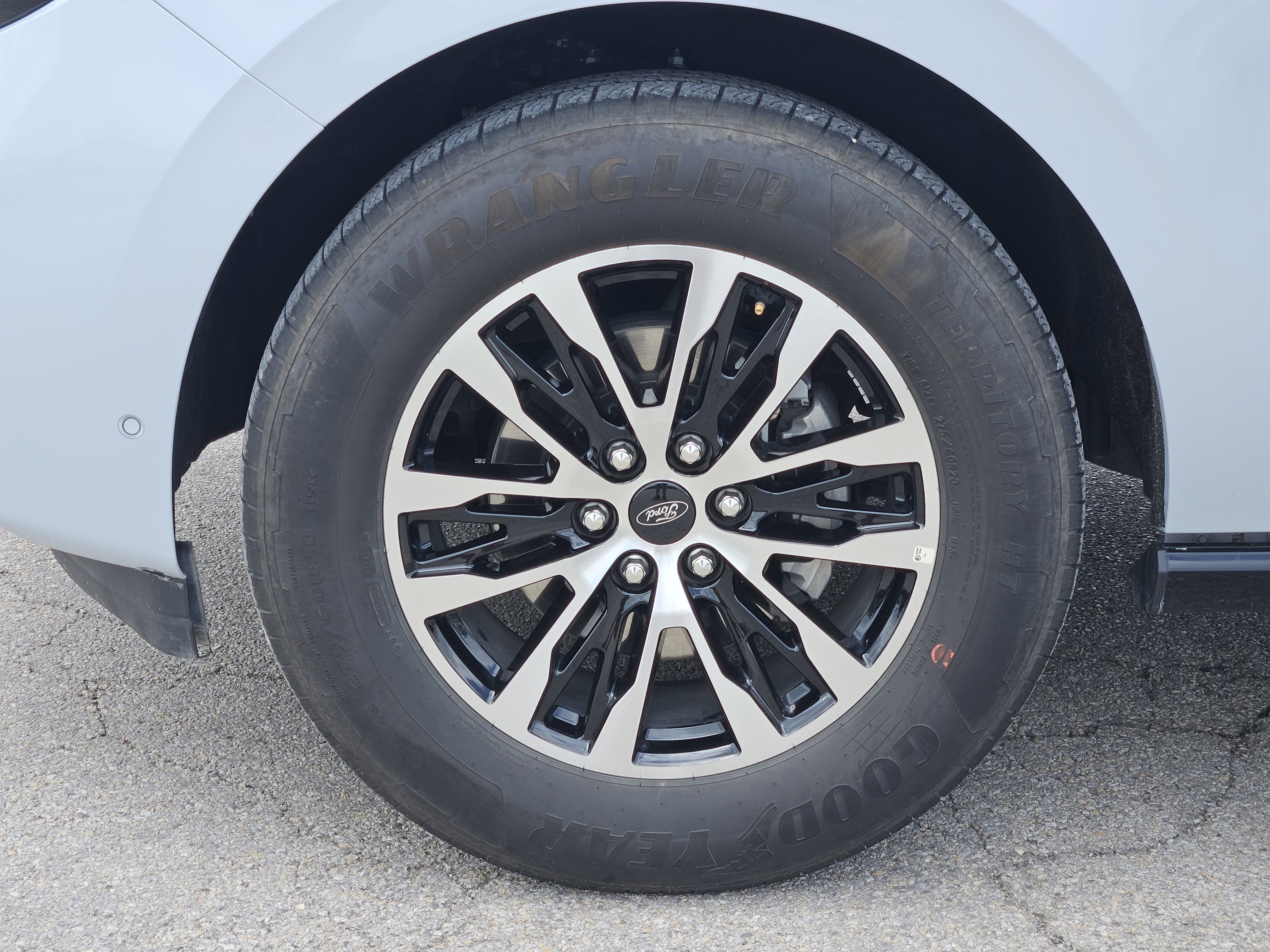 Used 2025 Ford Expedition Platinum AWD/4WD image 10