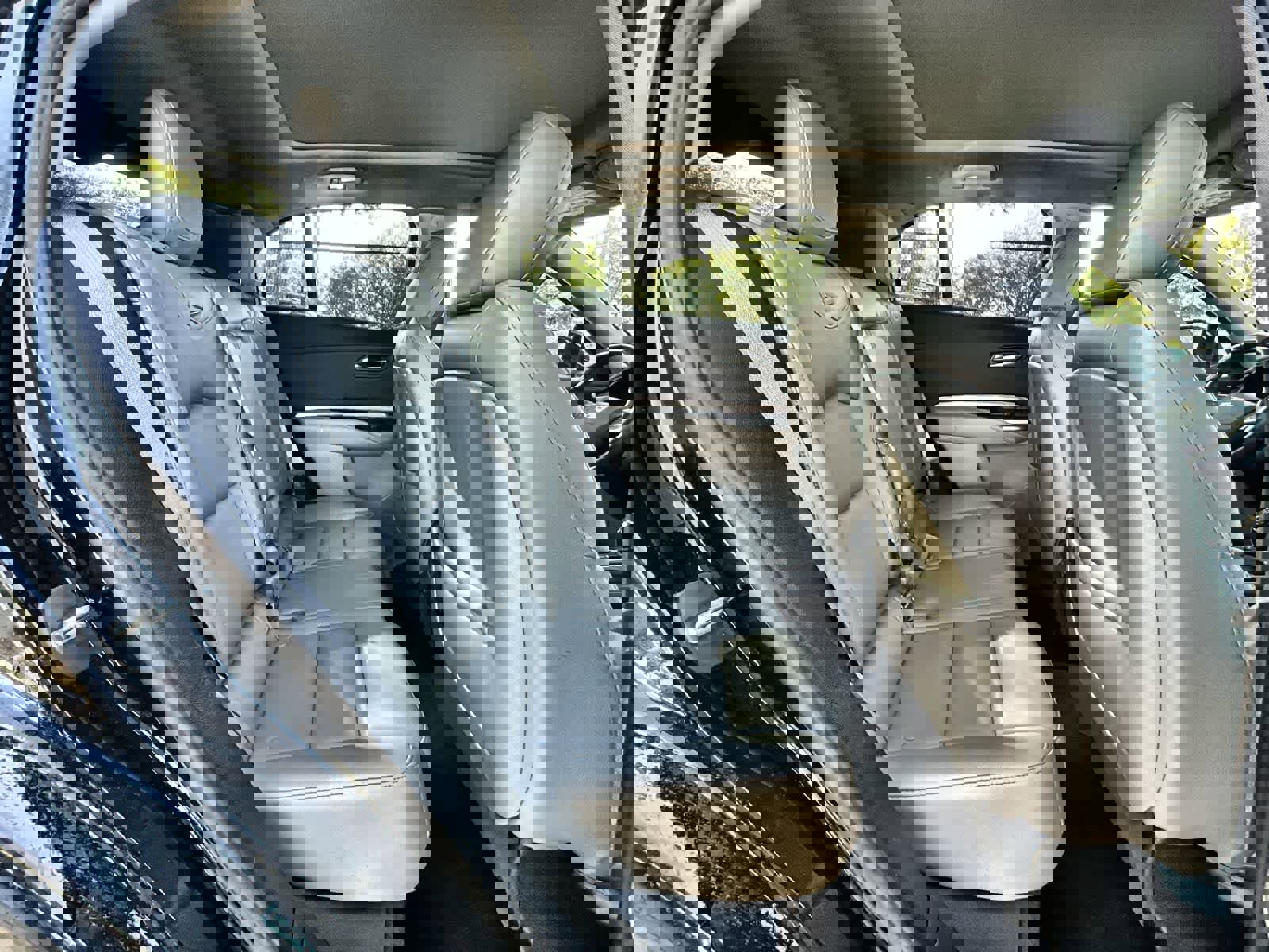 Used 2022 Cadillac XT4 Luxury w/ Driver Awareness Package image 18