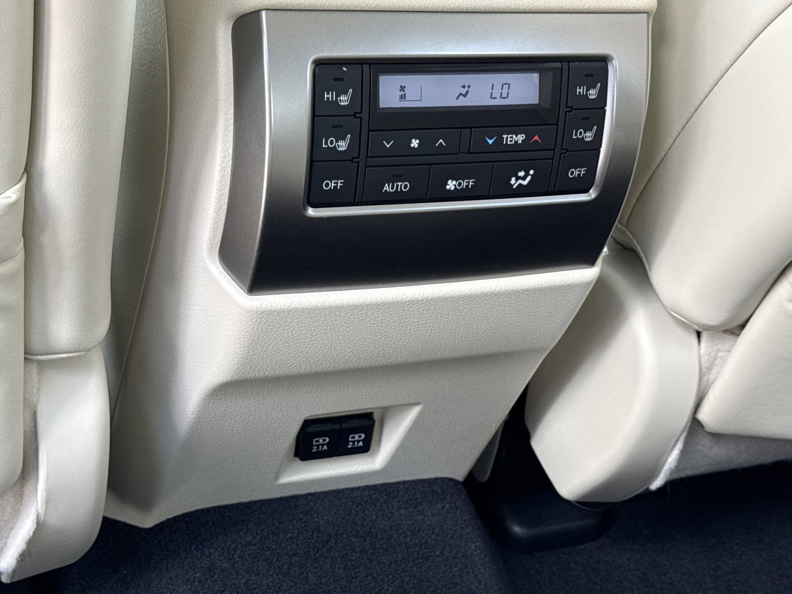 Used 2023 Lexus GX 460 Luxury w/ Sport Design Package AWD/4WD image 12