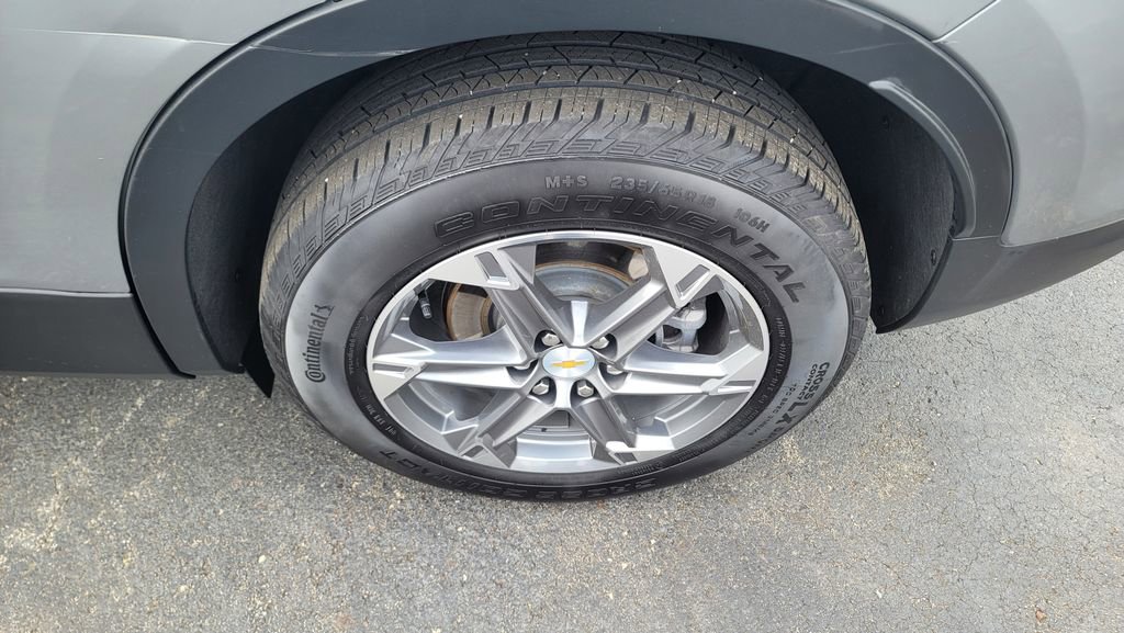 Used 2023 Chevrolet Blazer LT w/ LPO, Black Grille Bar Package image 8