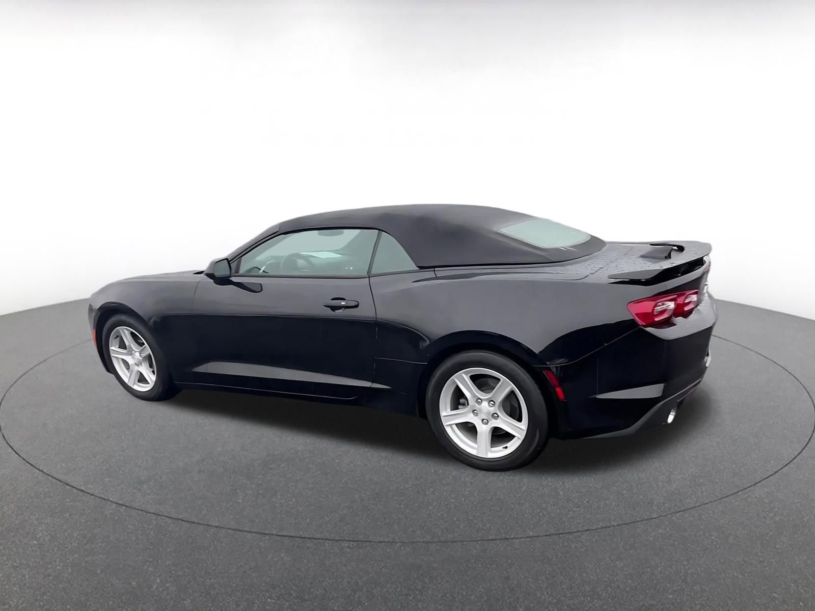 Used 2023 Chevrolet Camaro LT image 10
