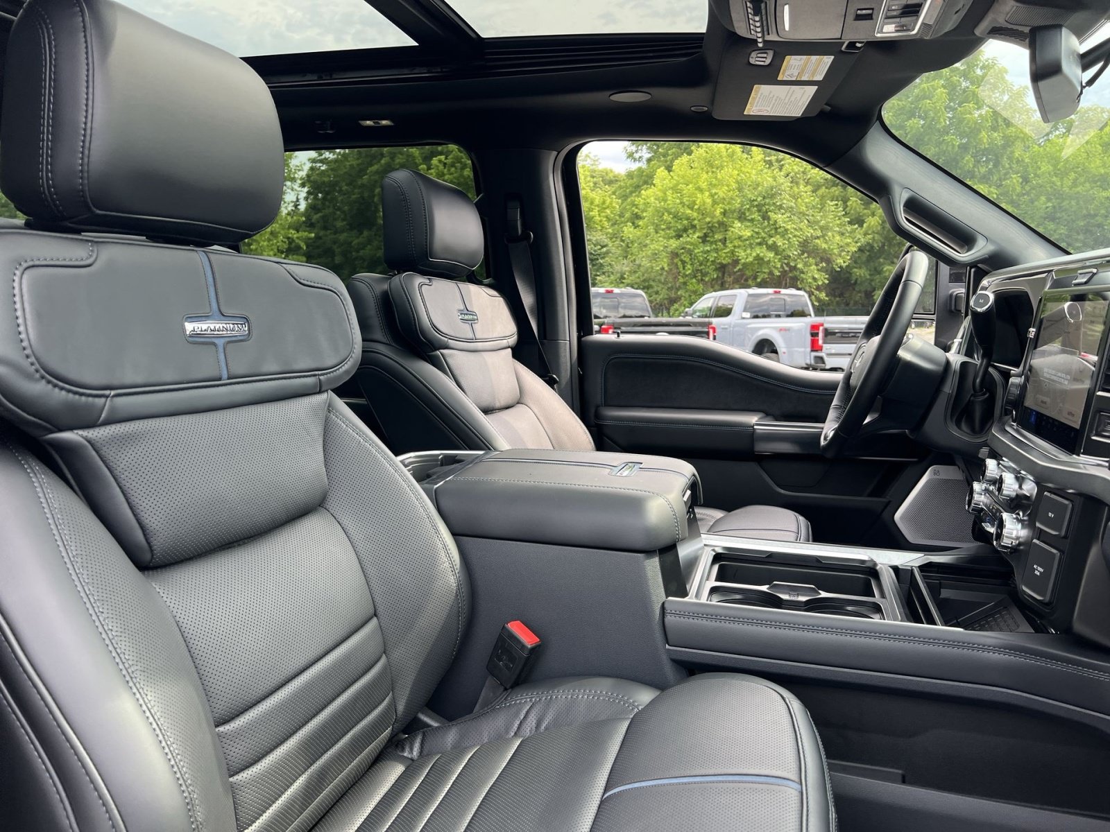 New 2026 Ford F450 Platinum w/ FX4 Off-Road Package AWD/4WD image 27