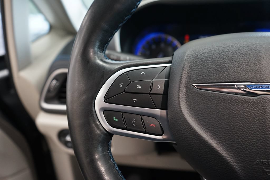 Used 2021 Chrysler Pacifica Touring-L w/ Uconnect Theater Family Group AWD/4WD image 33