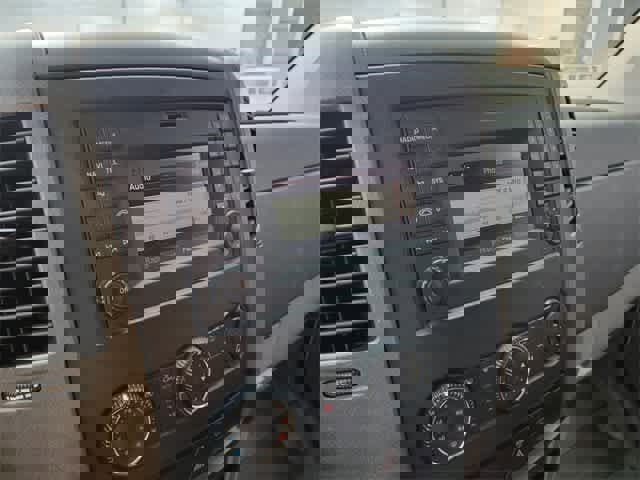 Used 2015 Mercedes-Benz Sprinter 2500 image 22