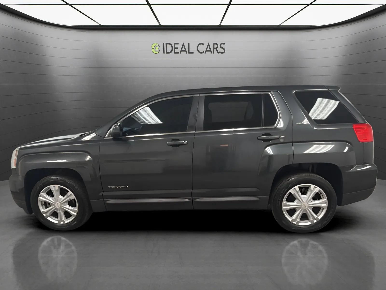 Used 2017 GMC Terrain SLE FWD image 8