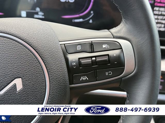 Used 2025 Kia Sportage EX FWD image 21