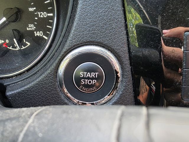 Used 2019 Nissan Rogue SV w/ Premium Package FWD image 25