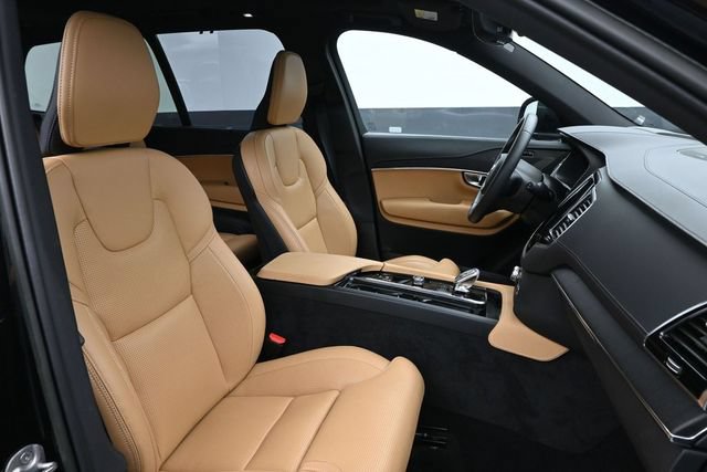Used 2023 Volvo XC90 B6 Ultimate w/ Protection Package Premier AWD/4WD image 31