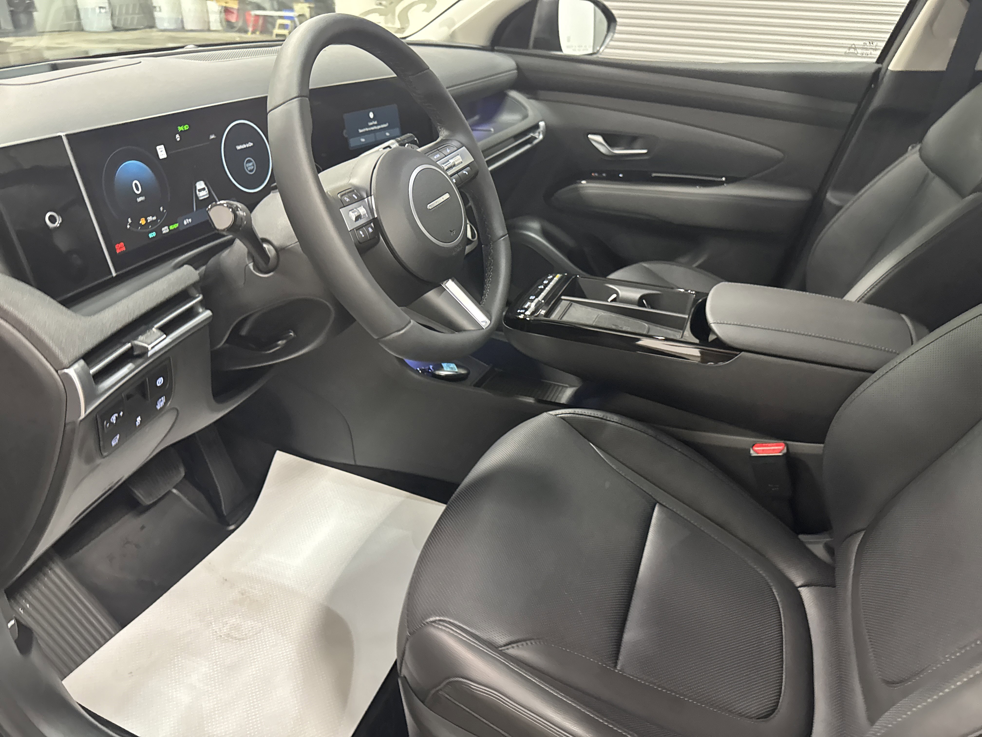 Used 2025 Hyundai Tucson Limited image 13