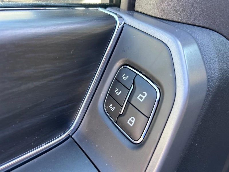 New 2025 Ford F150 Lariat w/ Equipment Group 501A Mid image 19