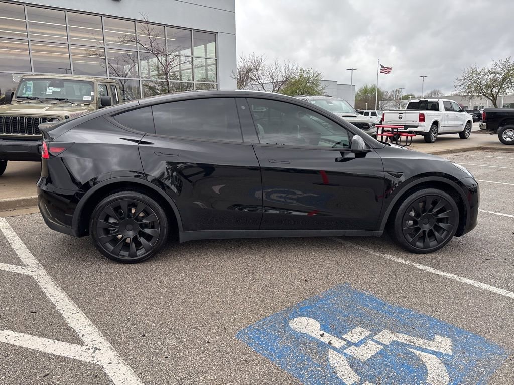 Used 2023 Tesla Model Y Long Range image 30
