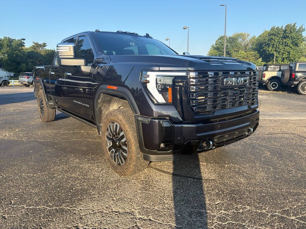 Used 2025 GMC Sierra 2500 Denali Ultimate w/ Max Trailering Package AWD/4WD image 8