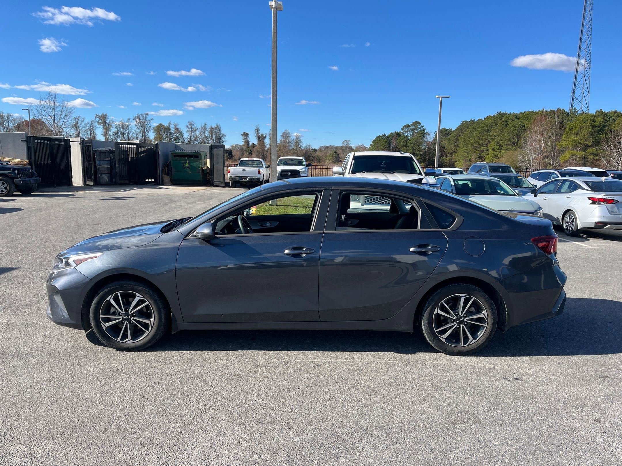 Used 2023 Kia Forte LXS image 6