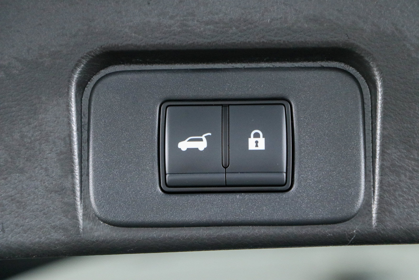 Used 2024 Nissan Rogue SV FWD image 29