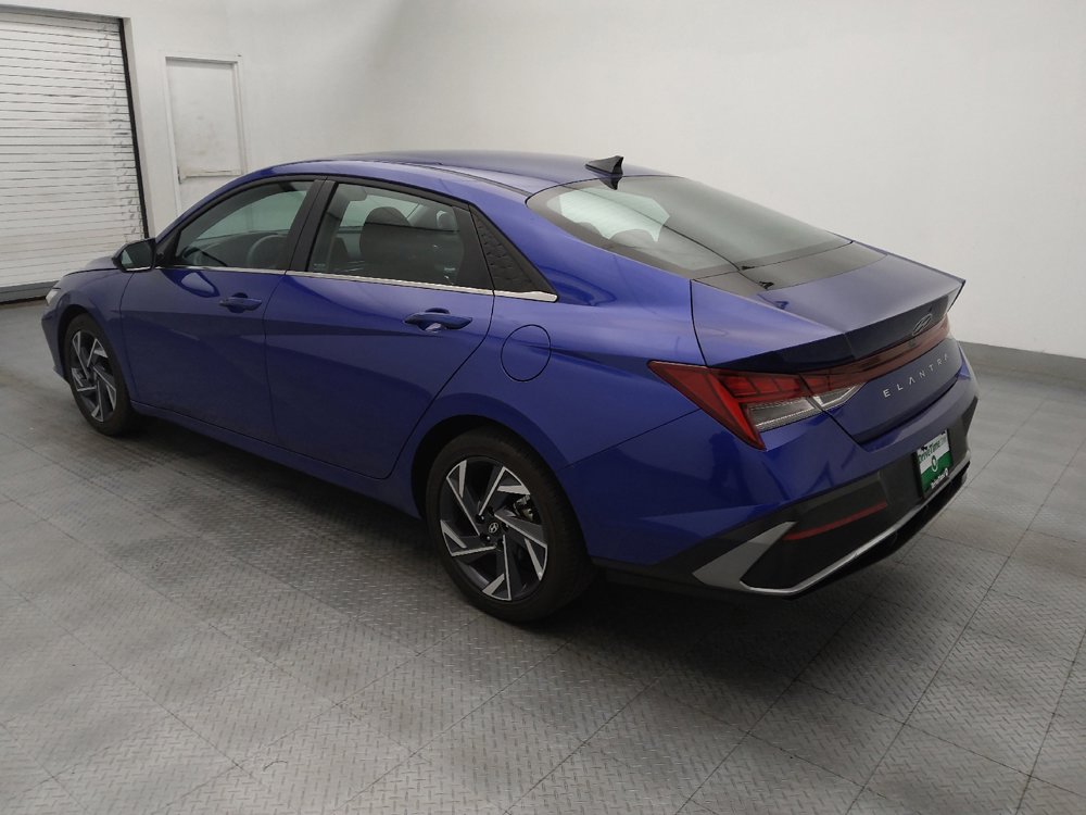 Used 2025 Hyundai Elantra SEL FWD image 3