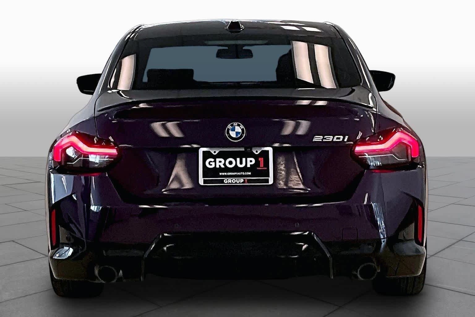 Used 2024 BMW 230i Coupe w/ Premium Package RWD image 4