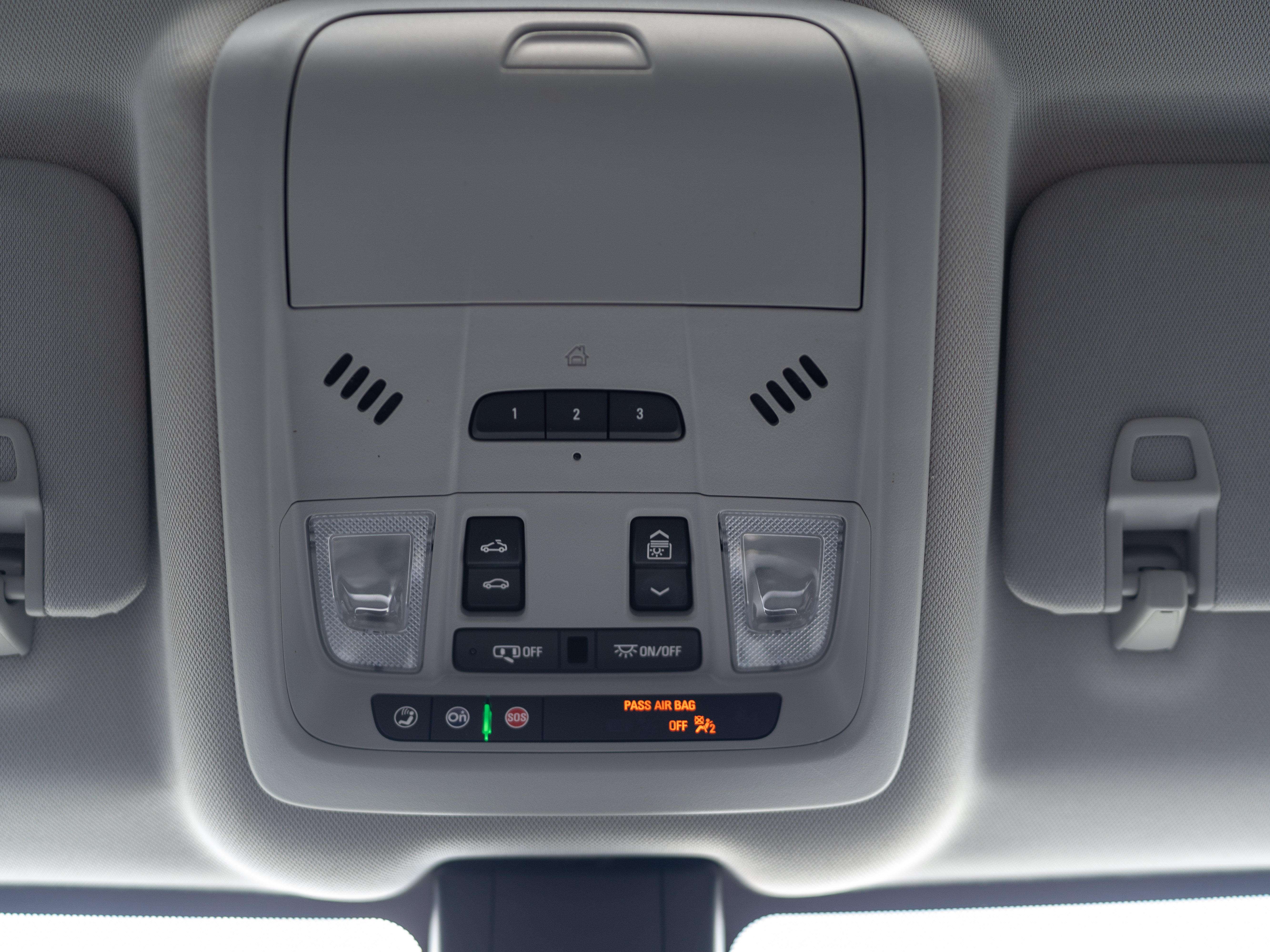 Used 2020 Chevrolet Equinox Premier FWD image 23