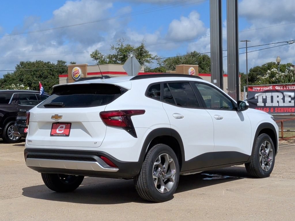 New 2026 Chevrolet Trax LT w/ Driver Confidence Package FWD image 8