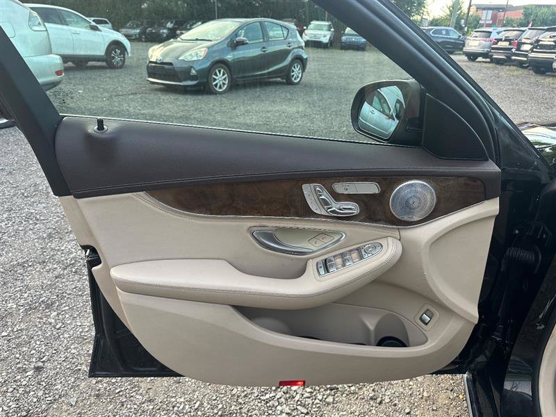 Used 2015 Mercedes-Benz C 300 4MATIC Sedan image 11