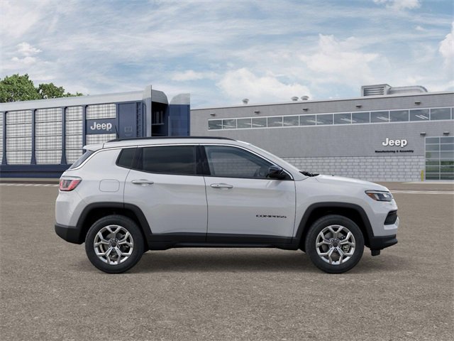 New 2026 Jeep Compass Latitude image 12