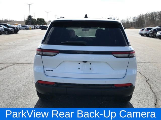Used 2023 Jeep Grand Cherokee Altitude AWD/4WD image 4