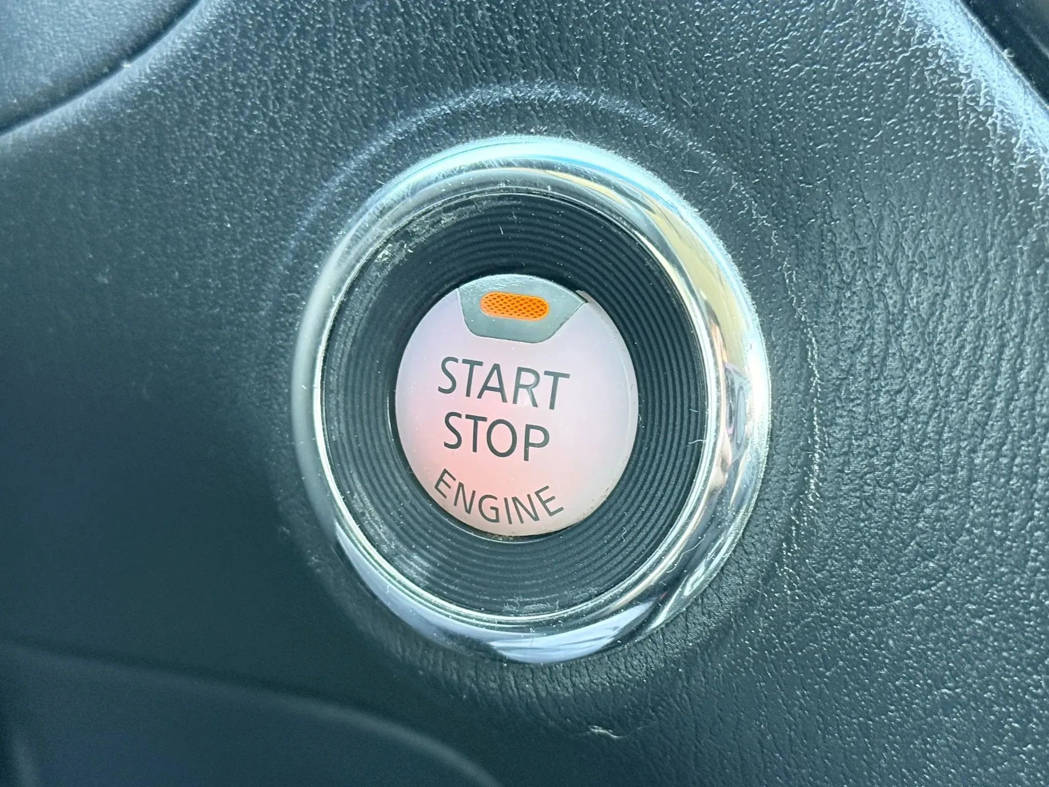 Used 2013 Nissan Pathfinder SV image 26