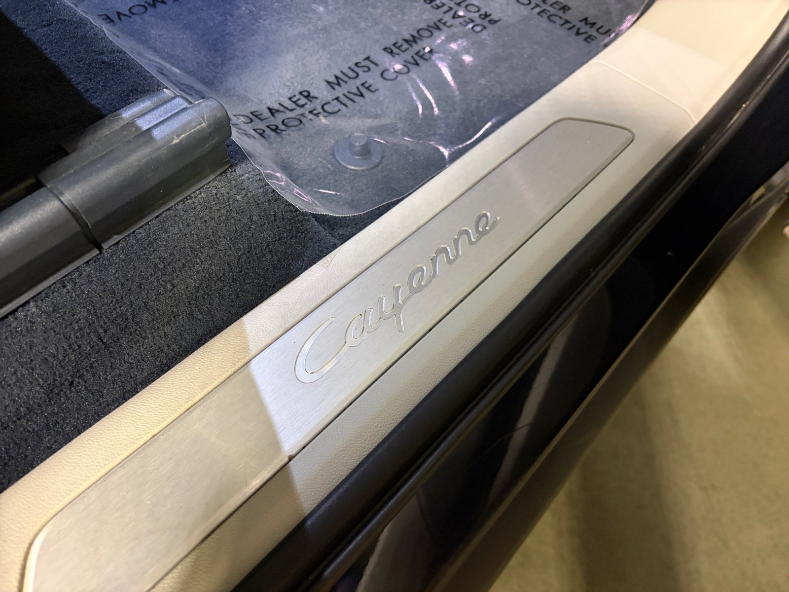Certified 2023 Porsche Cayenne AWD/4WD image 16