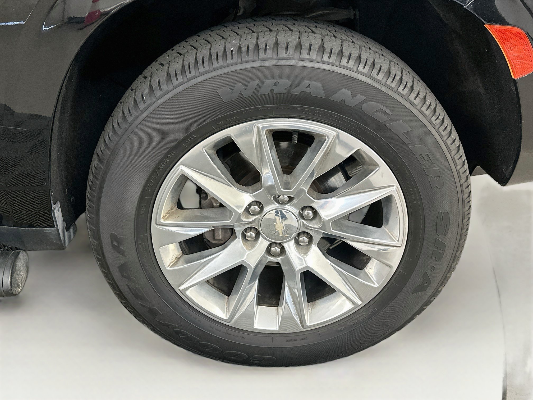 Used 2022 Chevrolet Suburban Z71 w/ Z71 Off-Road Package AWD/4WD image 11
