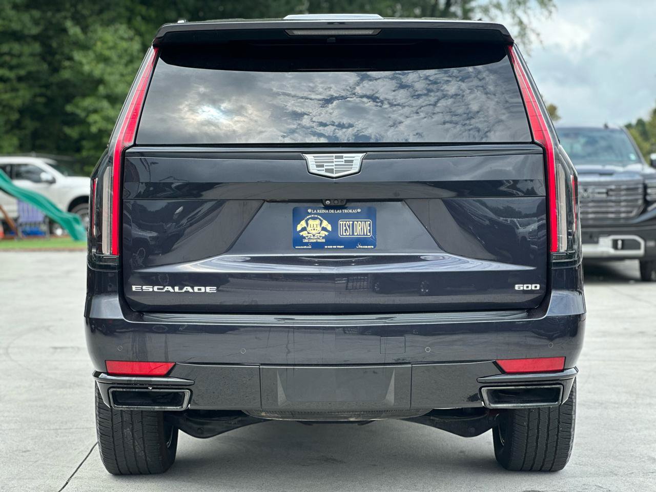Used 2022 Cadillac Escalade Sport Platinum AWD/4WD image 6