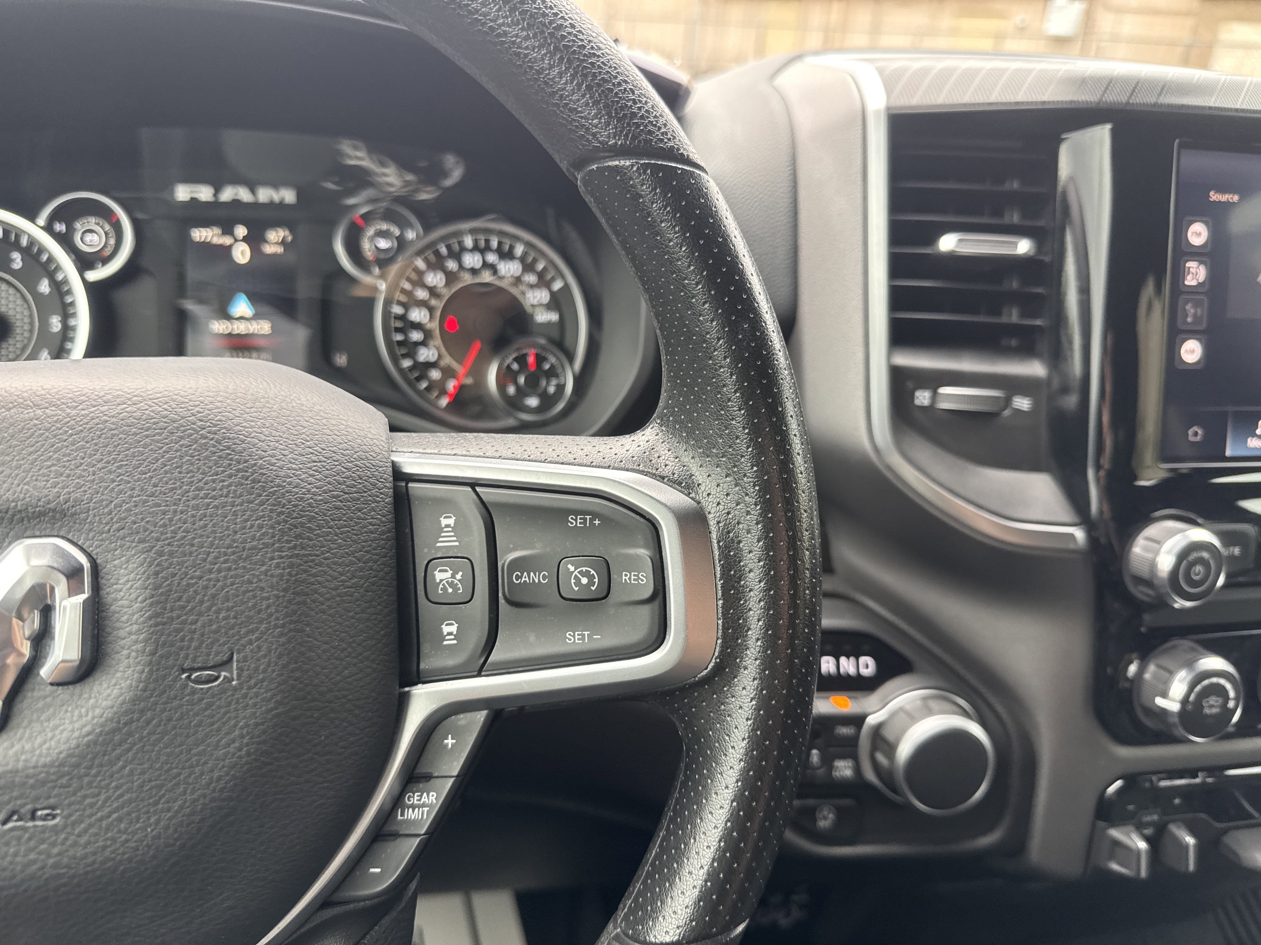 Used 2025 RAM 1500 Big Horn AWD/4WD image 32