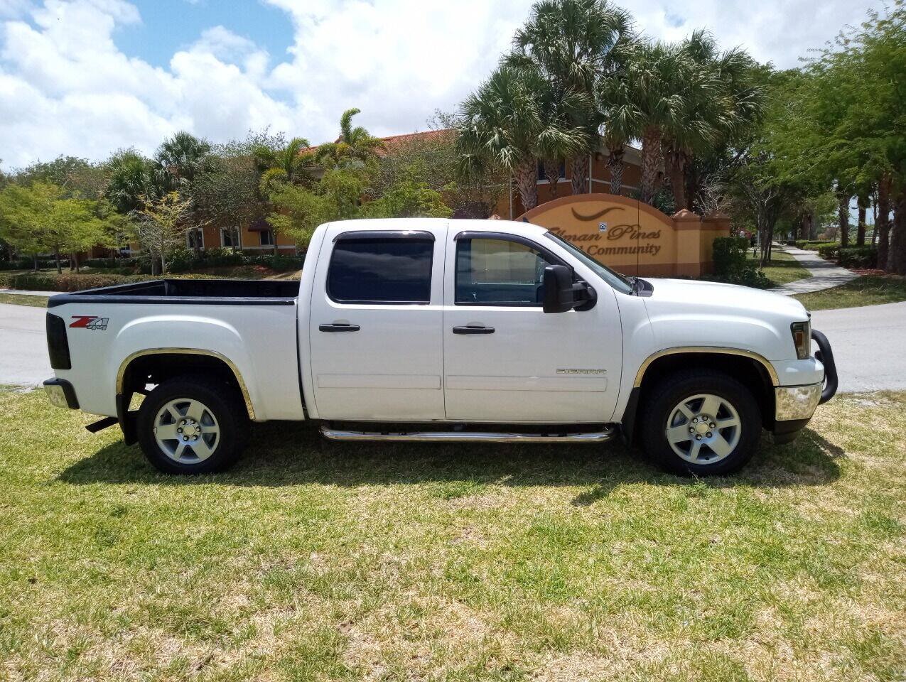 Used 2010 GMC Sierra 1500 SLE w/ Power Pack Plus AWD/4WD image 2