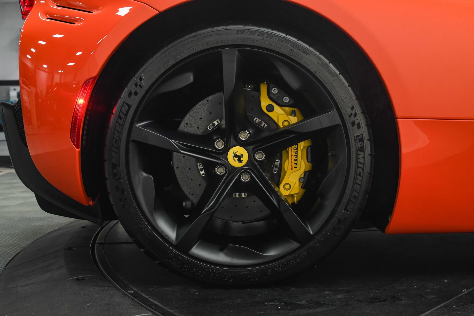 Used 2025 Ferrari SF90 Spider image 37