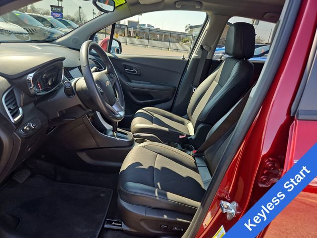 Used 2021 Chevrolet Trax LT w/ LT Convenience Package image 10