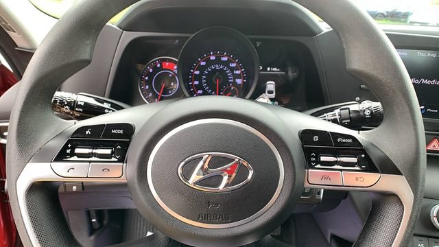 Used 2023 Hyundai Elantra SE FWD image 16