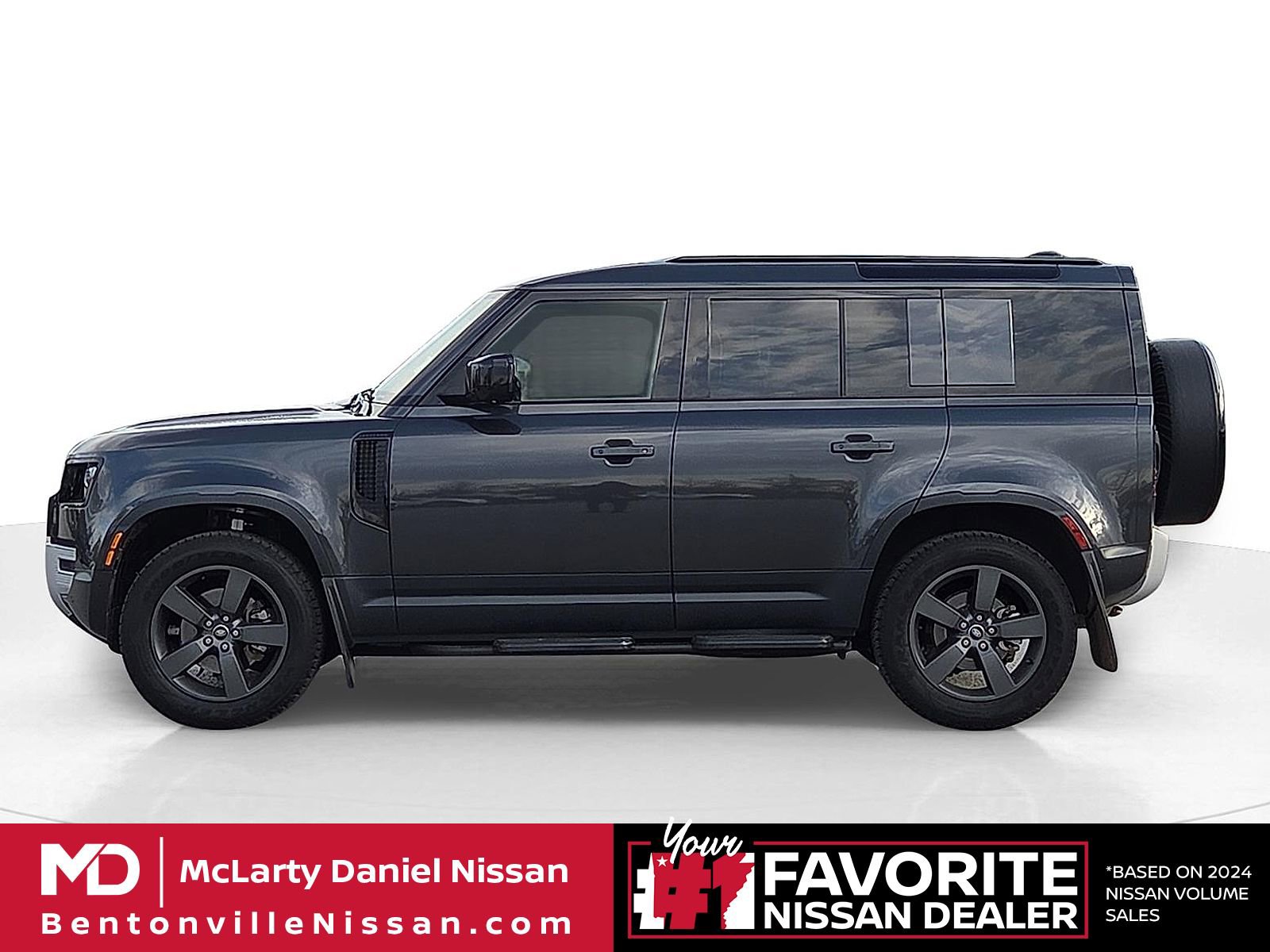 Used 2025 Land Rover Defender 110 S AWD/4WD image 3