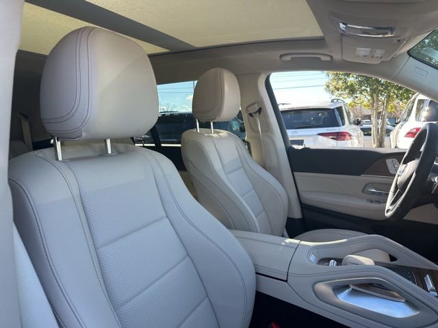 Used 2025 Mercedes-Benz GLS 450 4MATIC image 35